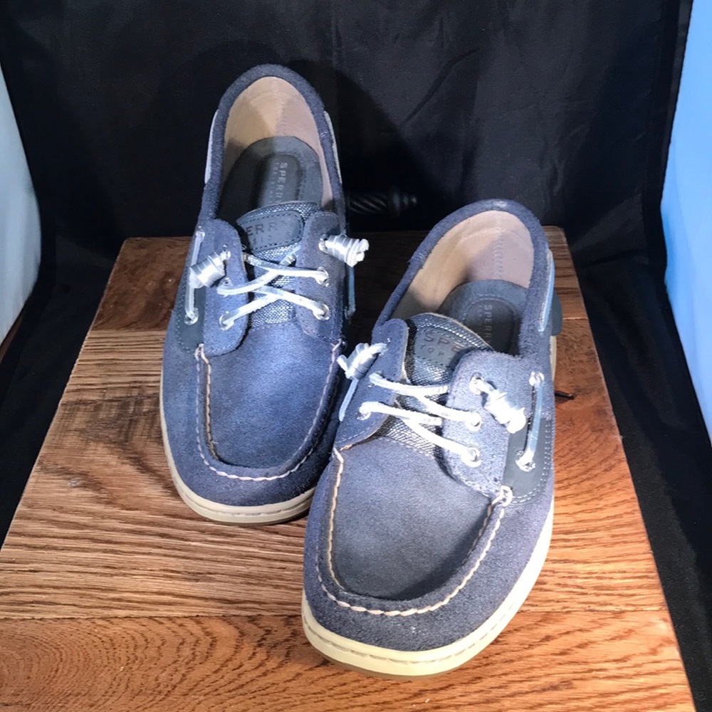 Like New! Womens Sperry shoes size 8.5. Sueded leather blue.